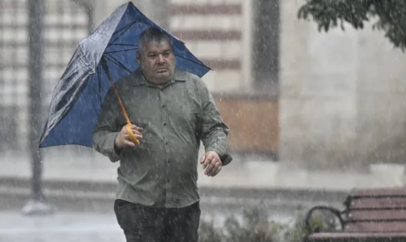 Meteoroloji’den İstanbul dahil 3 il için sağanak yağış uyarısı: Ani sel olabilir!