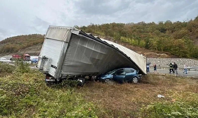 Samsun'da can pazarı: 11 araç birbirine girdi! 3 ölü, 10 yaralı