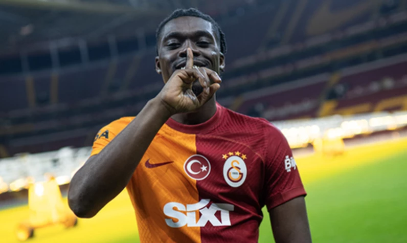 Galatasaray'da peş peşe ayrılık! KAP'a bildirildi