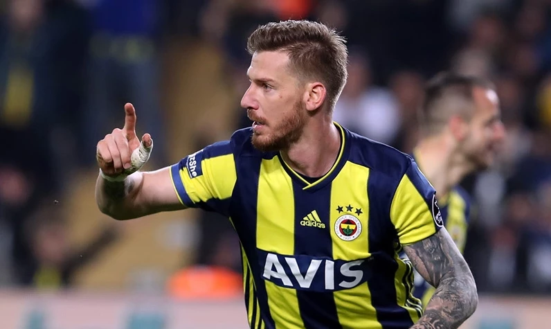 Fenerbahçe'nin yıldız futbolcunu Serdar Aziz'e Katar'dan şok teklif!