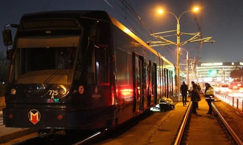 Sultanahmet'teki şüpheli çanta: Tramvay seferleri durduruldu