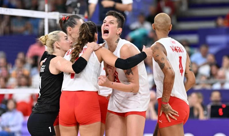 Türkiye-İtalya voleybol yarı final maçı saat kaçta? Olimpiyatlarda Türkiye'nin voleybol maçı bu akşam mı?