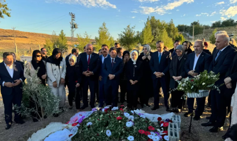 Son dakika... Narin'in mezarını ziyaret etmişlerdi! 3 Bakan'dan açıklama: Caniler ağır bedel ödeyecek