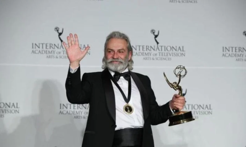 Haluk Bilginer yeniden Emmy'ye aday gösterildi! Uluslararası başarı yakalayan ünlü aktör sevenlerini heyecanlandırdı!