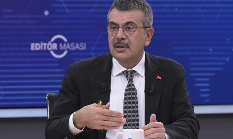 Bakan Tekin'den kitapta fahiş fiyat açıklaması: Özel okullara yaptırım uyguluyoruz