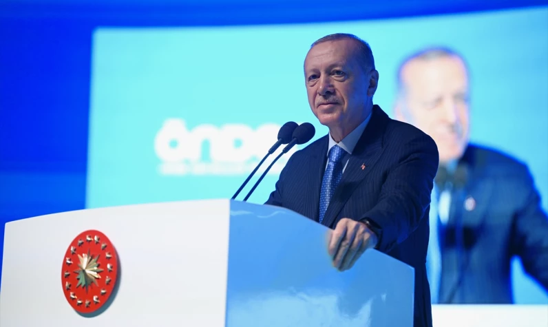 Cumhurbaşkanı Erdoğan'dan teğmenlerin yeminine sert tepki: Bu kılıçları kime çekiyorsun?