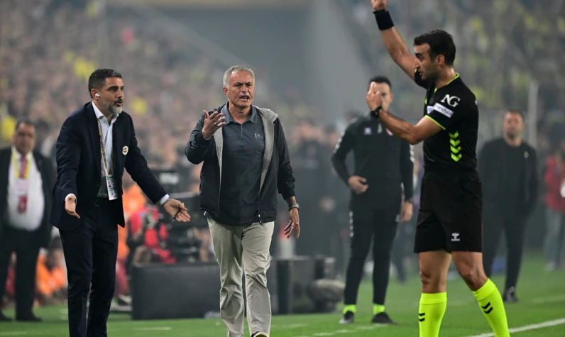 Derbi hezimeti sonrası Mourinho'dan takıma fırça: Kadro dışı bırakırım