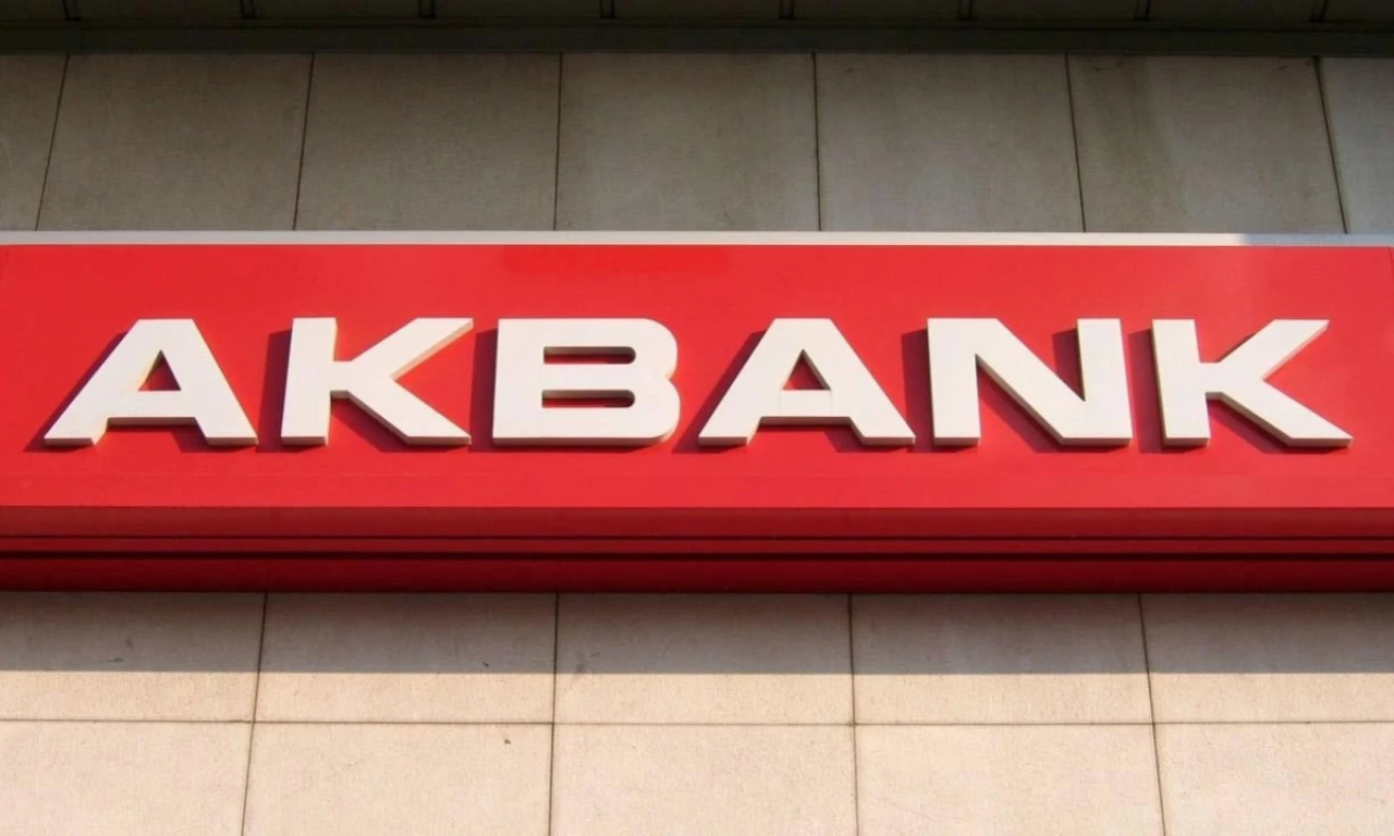 Akbank hacklendi mi? İzinsiz kredi ve para transferi iddialarına açıklama