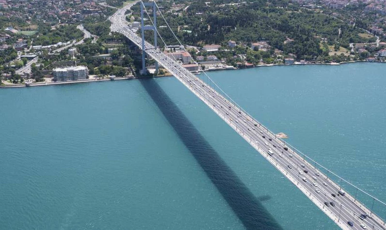 İstanbul Boğazı'nda gemi trafiği çift yönlü olmak üzere askıya alındı!