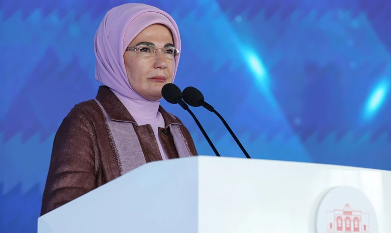 Emine Erdoğan, koruyucu aileler ve çocuklarıyla buluştu: 'Koruyucu aileler çocukların hayat hikayesini adeta baştan yazdı'