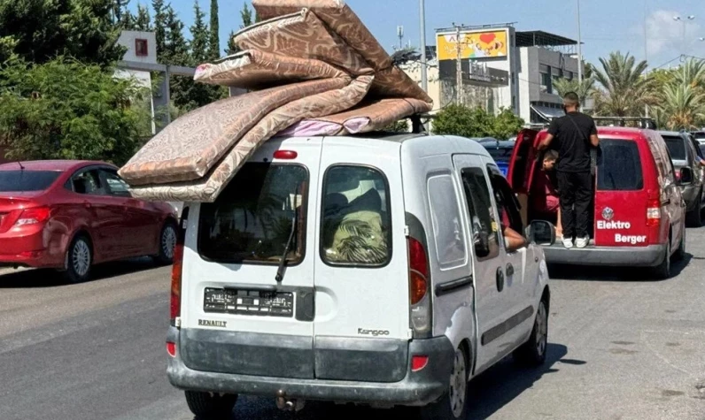 Lübnan'da kaçış başladı! Katil İsrail bombardımanı binlerce kişiyi yerinden etti!