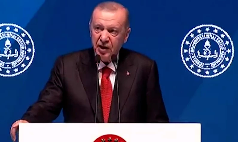 Cumhurbaşkanı Erdoğan: Sosyal medya gençleri zehirliyor