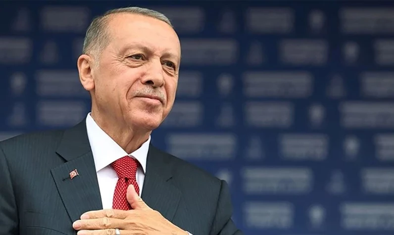 Cumhurbaşkanı Erdoğan'dan kandil mesajı: 'Uğruna can vereceğimiz maşukumuz Hazreti Peygamber Efendimizi hürmetle yad ediyorum'