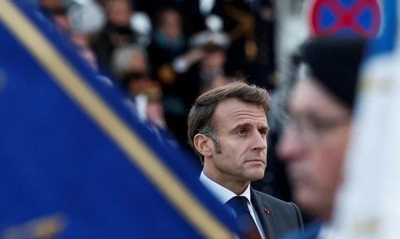 Macron'un koltuğu sallanıyor! Fransa'da kritik oylama tamamlandı: Gözler meclis komisyonuna çevrildi!