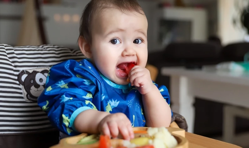 Bu haber yeni anne olanlar için! 1 yaşına kadar bebeğinize bu yiyecekleri asla vermeyin