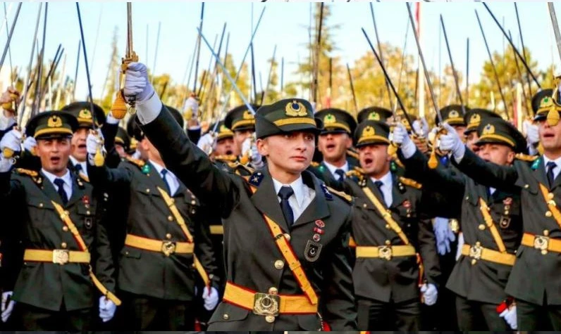 Korsan yemin istifa getirdi: Kara Harp Okulu Bölük Komutanı Binbaşı M istifa etti