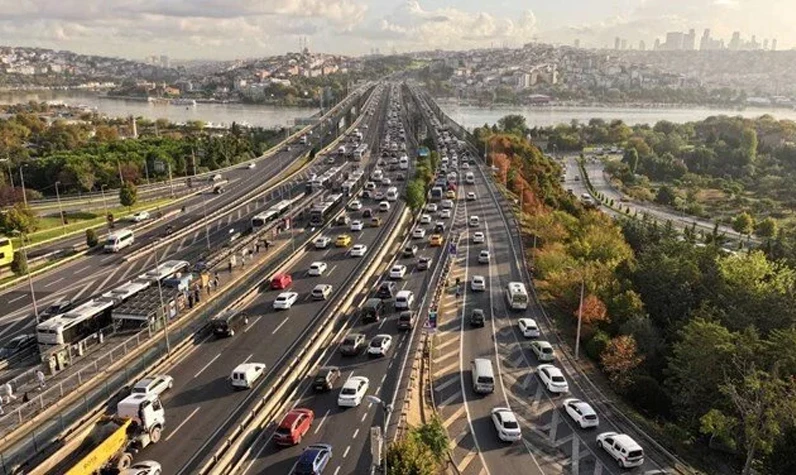 İstanbul'da trafik yoğunluğu: Köprüler kilit! Trafik yüzde 60'I geçti