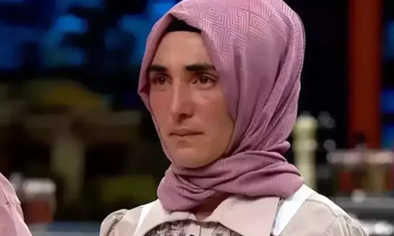 MasterChef'ten elenen Ayşe Ekiz'in yeni stili olay oldu! Sosyal medya çalkalanıyor...