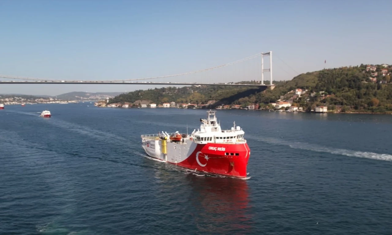 Türkiye'den yeni doğalgaz ve petrol adımı! Bakan iki bölgeye dikkat çekti