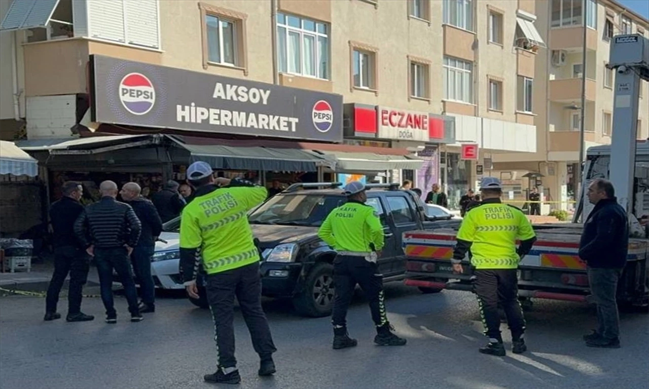 İstanbul'da polise çekiçli saldırı! Olayda yaralananlar var