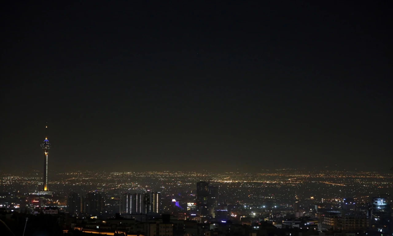 Dışişleri'nden İsrail'in İran saldırısına tepki: Bölge savaşın eşiğinde