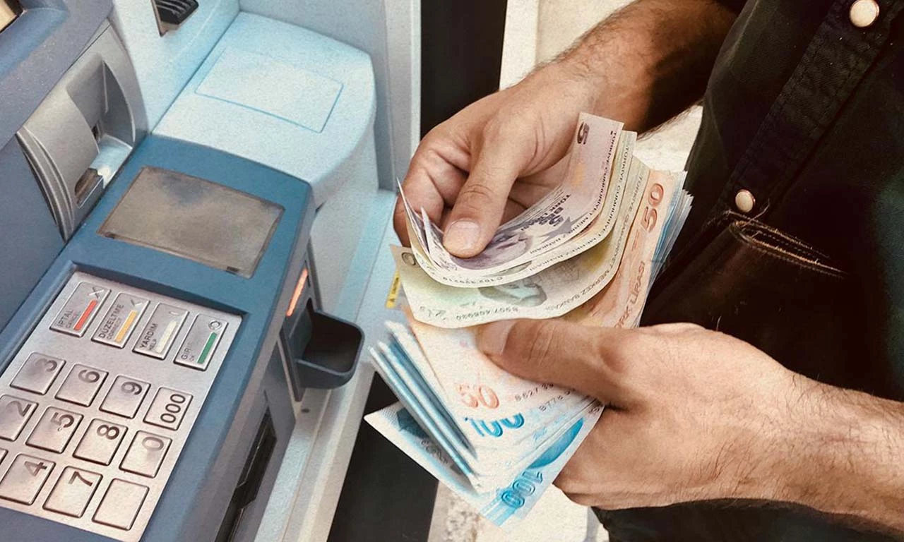 Bankaların kararı şaşırttı! ATM'lerde nakit çekim limitleri…