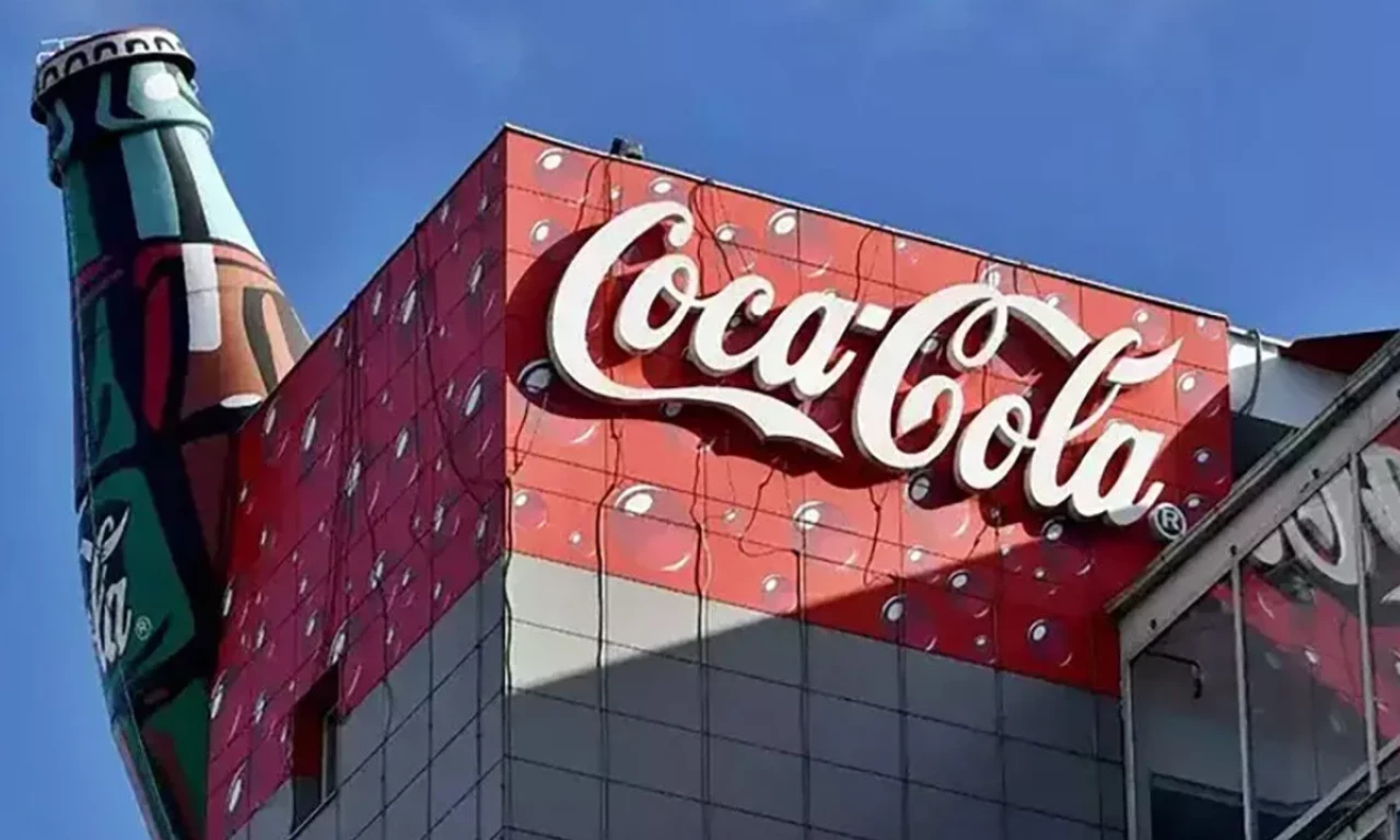 İsrail destekçisi Coca Cola'dan metal parça rezilliği: 26 milyon şişe imha edilecek! 'Teknik hata' denildi...