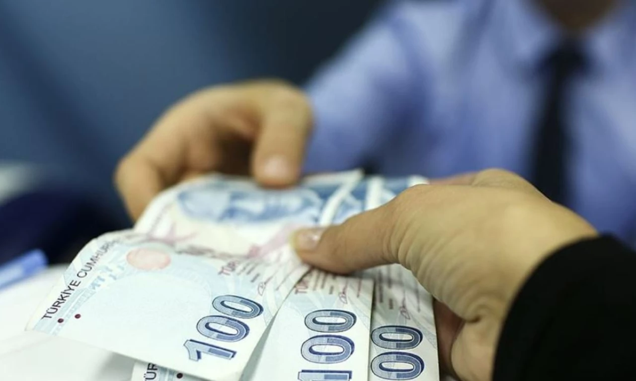 SGK uzmanı açıkladı! Emekliye 29 Ekim'de 5.000 TL ikramiye...