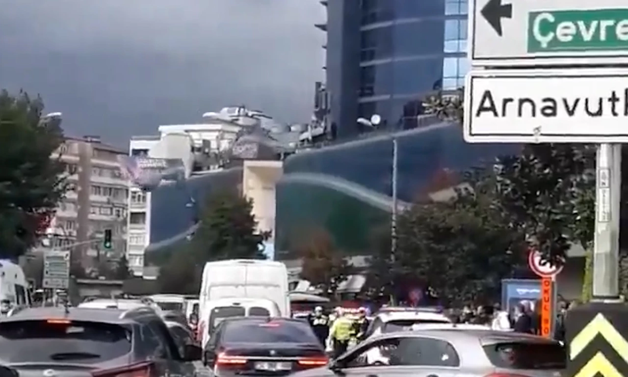 İstanbul Etiler Anadolu Lisesi'nde silah sesleri