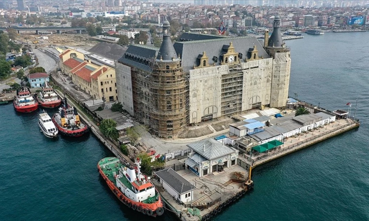 Haydarpaşa Garı otel mi olacak AVM mi? Bakan son noktayı koydu