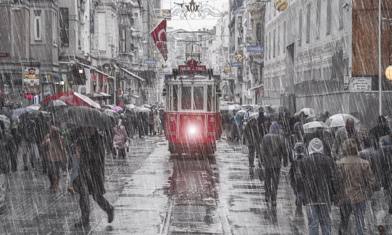 Sağanak geri geliyor! Meteoroloji saat verip uyardı: Tedbir almadan dışarı çıkmayın