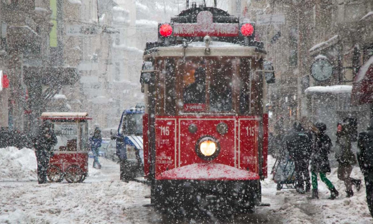 İstanbul'a kar yağışı için tarih verdi! Meteoroloji uzmanı 'kar geliyor' dedi