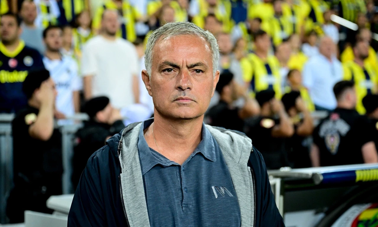 Jose Mourinho'dan Premier Lig açıklaması! Fenerbahçe'den ayrılıyor mu?