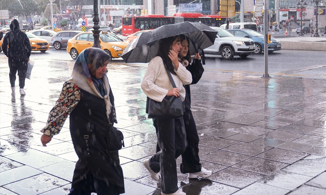 17 il teyakkuzda! Meteoroloji'den sağanak ve fırtına uyarısı