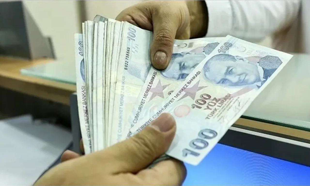 Öğretmenlere 10 bin TL ek maaş geliyor! TBMM'de kabul edildi