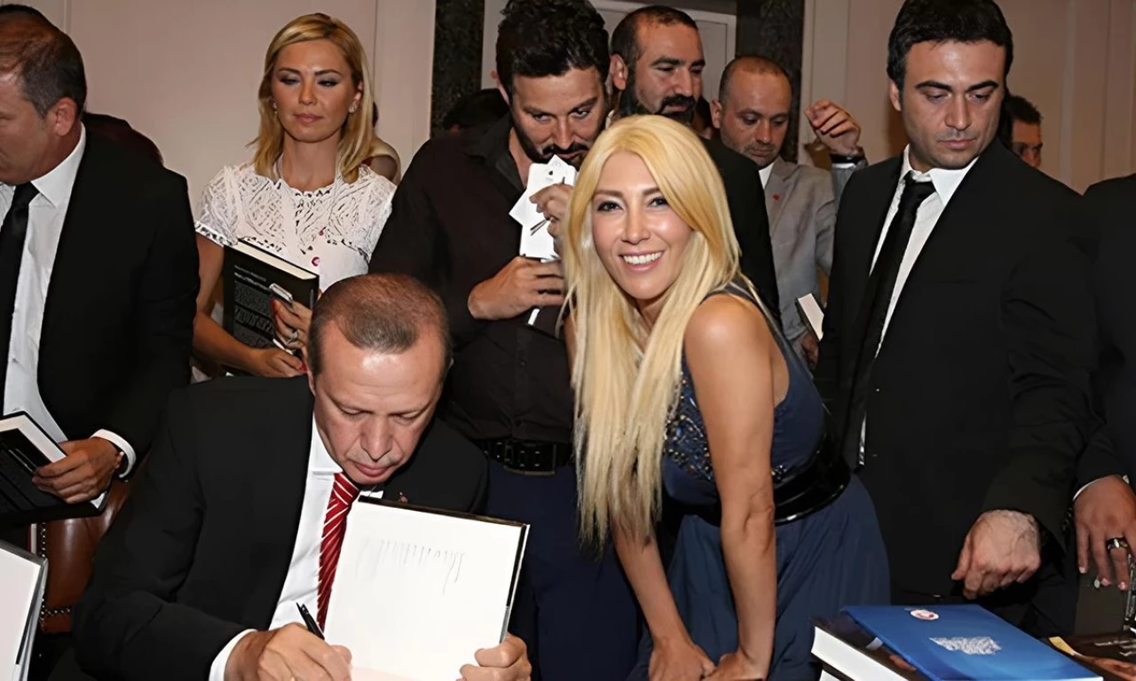 Cumhurbaşkanı Erdoğan'la görüştü, yalaka dediler! Ünlü şarkıcı Hande Yener'den eleştirilere sert tepki!