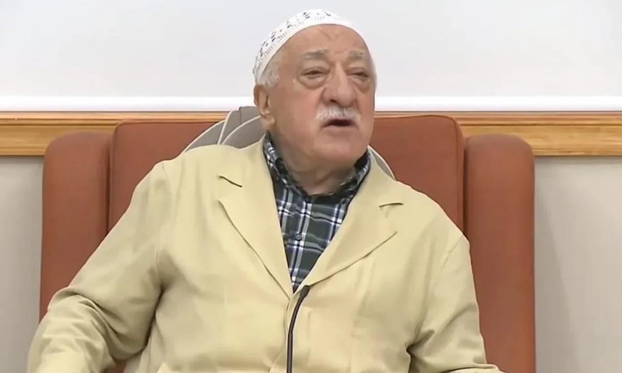 Gelenekçiler ve yenilikçiler arasında taht kavgası? Terörist başı Fetullah Gülen'in yerine kim geçecek?