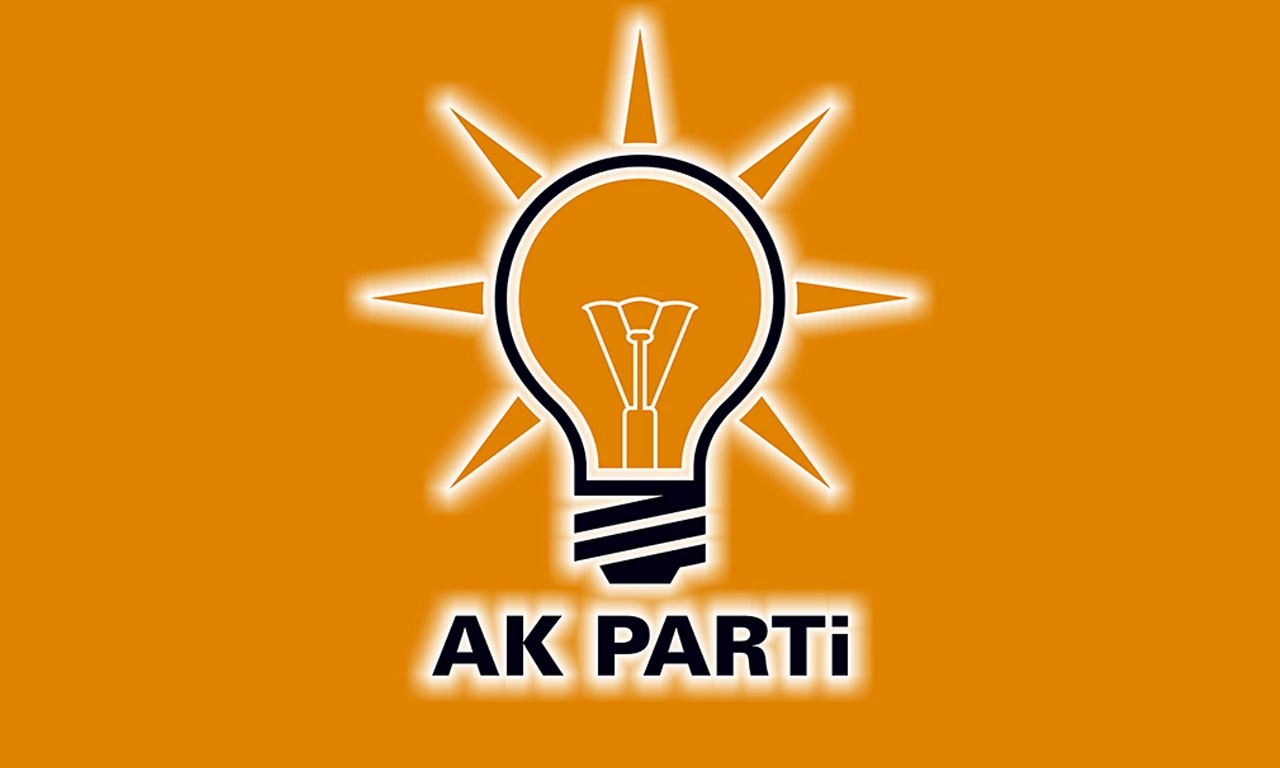 AK Parti İl Başkanlığı'na saldırı: Camları satırla kırdı! Korku dolu anlar yaşandı!