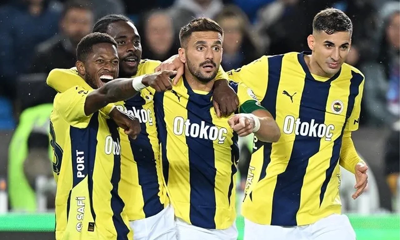 Son dakika... Avrupa'da Türk gecesi devam ediyor: AZ Alkmaar-Fenerbahçe maçında 11'ler belli oldu