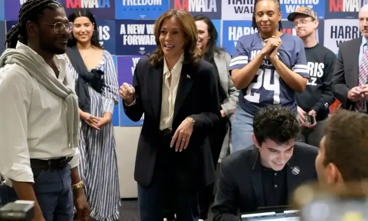 Kamala Harris fena yakalandı! Seçim gününe damga vuran görüntü