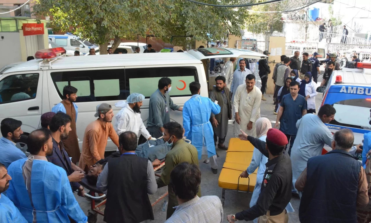 Pakistan'da terör saldırısı: 30'dan fazla ölü var