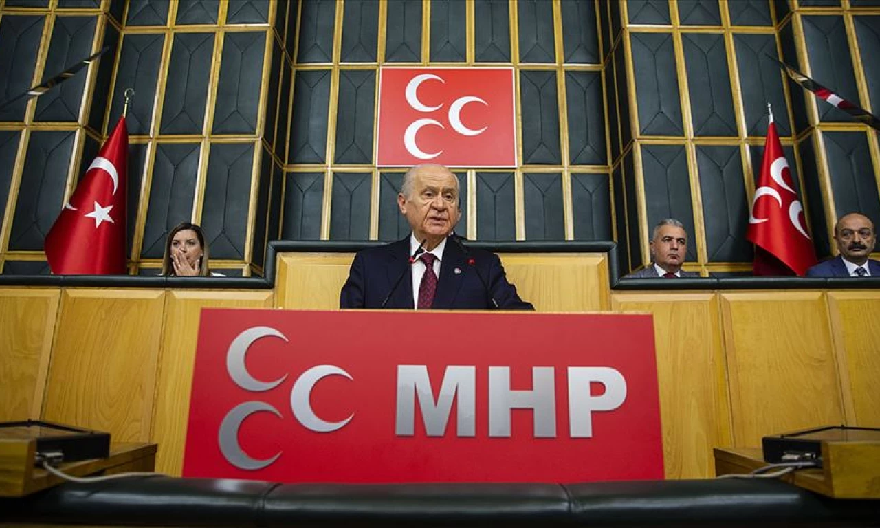 Taktığı her takının bir anlamı var! Devlet Bahçeli'den 2123 mesajı!