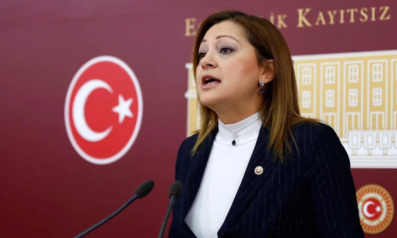 DEM ve CHP birbirine girdi! 'DEM'lilerin olduğu mitingde olmam' diyen Burcu Köksal'a Pervin Buldan'dan yanıt!