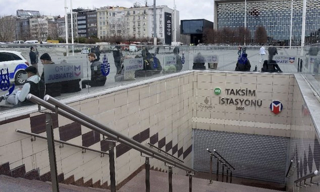 Son dakika... İstanbul'da metro istasyonunda intihar girişimi! Seferler durdu